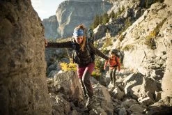 Forclaz MT900, Backpacking Wind Jacket, Women's Hiking Clothing