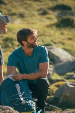 Quechua MH100, Short Sleeved Hiking T-Shirt, Men's