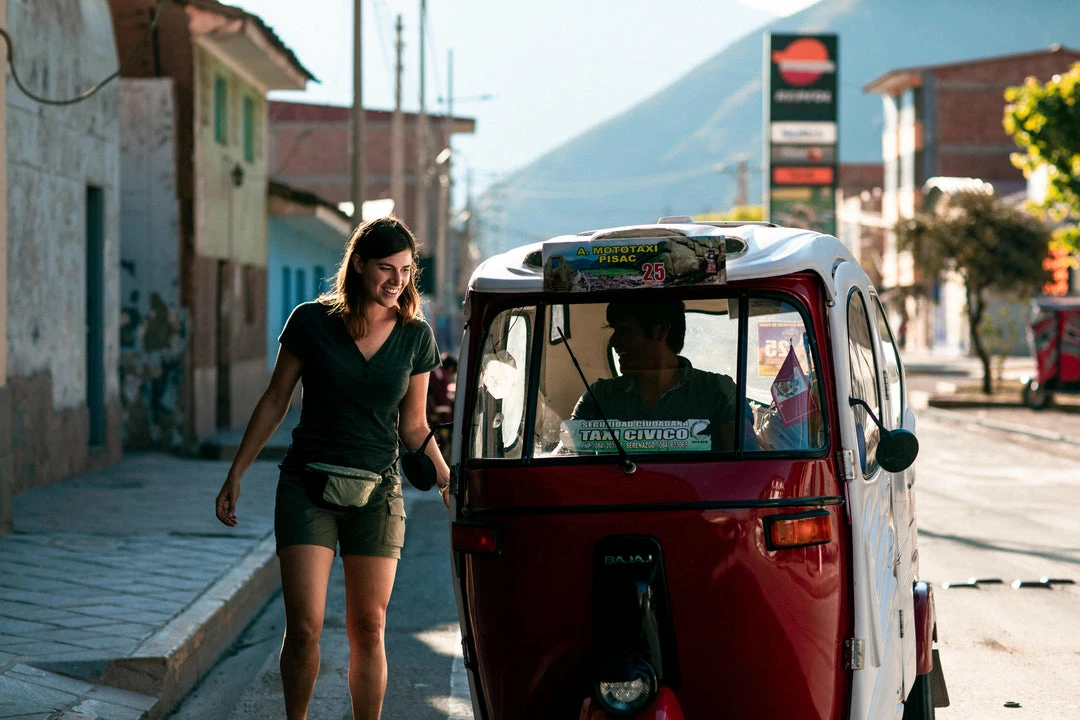 Forclaz Travel 100, Compact 2 L Hiking Fanny Pack