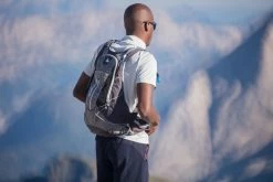 Quechua FH900 Helium, 17 L Hiking Backpack, Adult