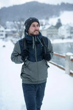 Hiking Clothing Quechua SH100 Warm, Waterproof Hiking Jacket, Men’s