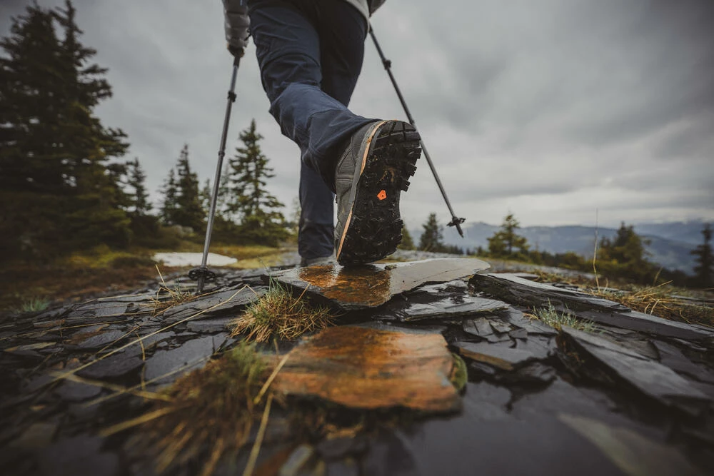 Forclaz MT100, Lightweight Waterproof Hiking Boots, Women's Hiking Clothing