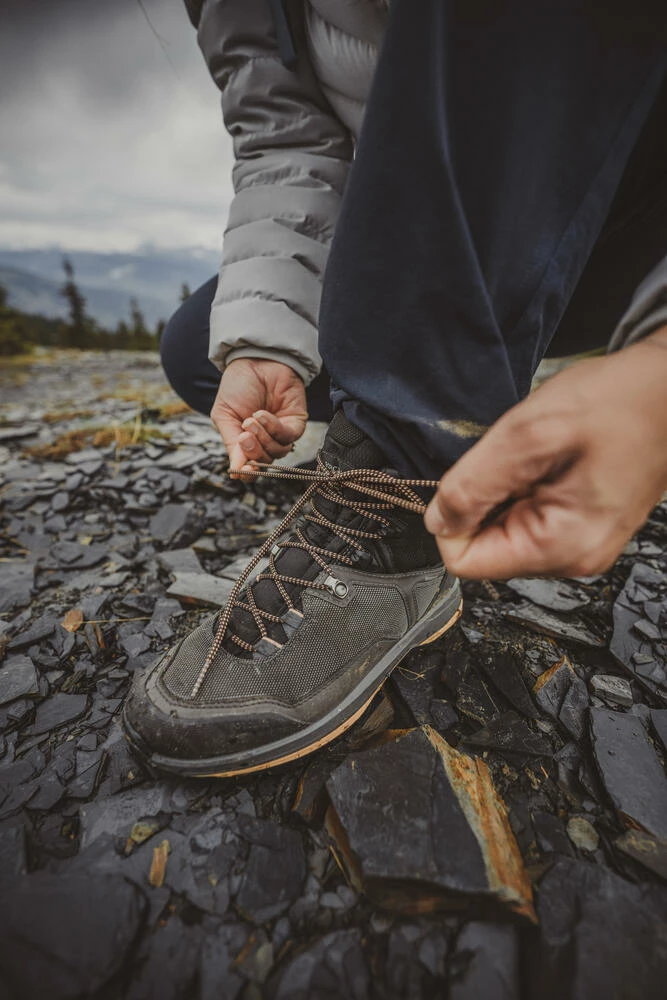 Forclaz MT100, Lightweight Waterproof Hiking Boots, Women's Hiking Clothing