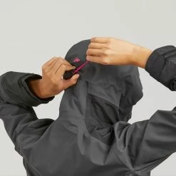 Hiking Clothing Quechua MH900, Waterproof Hiking Jacket, Women's