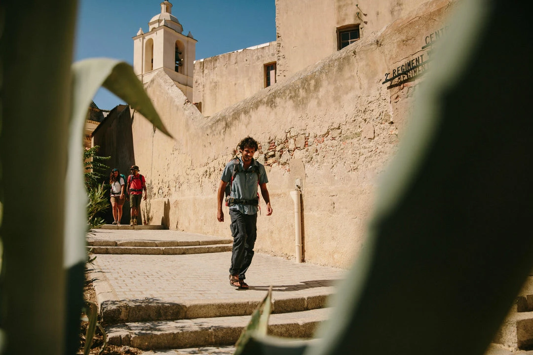 Forclaz Hiking Clothing Men’s Short Sleeved Hiking Shirt Arpenaz 500