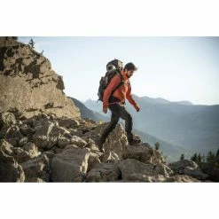 Forclaz Men's Mountain Backpacking Windbreaker Trek 900