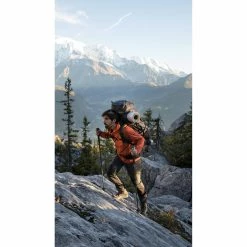 Forclaz Men's Mountain Backpacking Windbreaker Trek 900